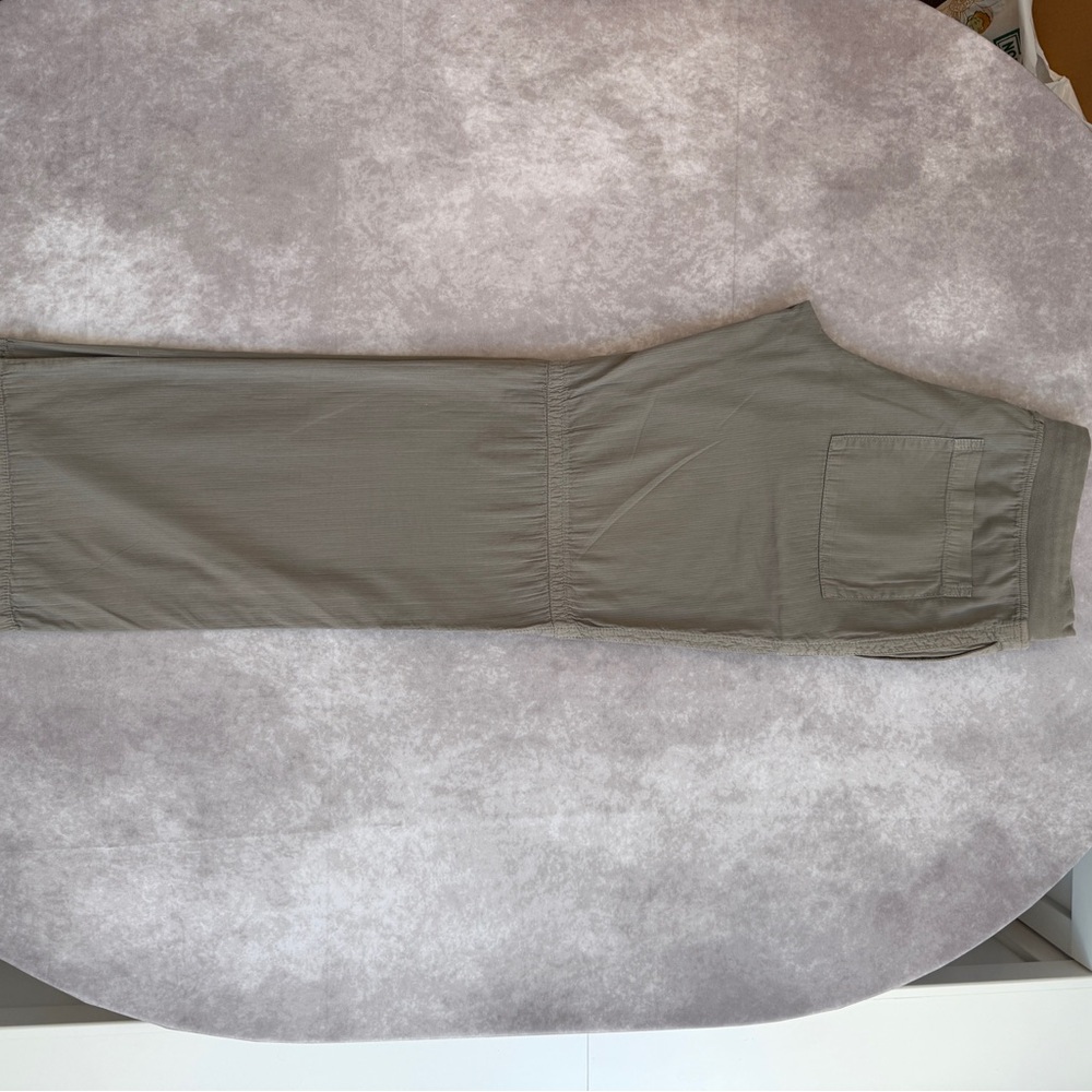 James Perse Men's Olive drawstring pull on Cargo Pants size 34
